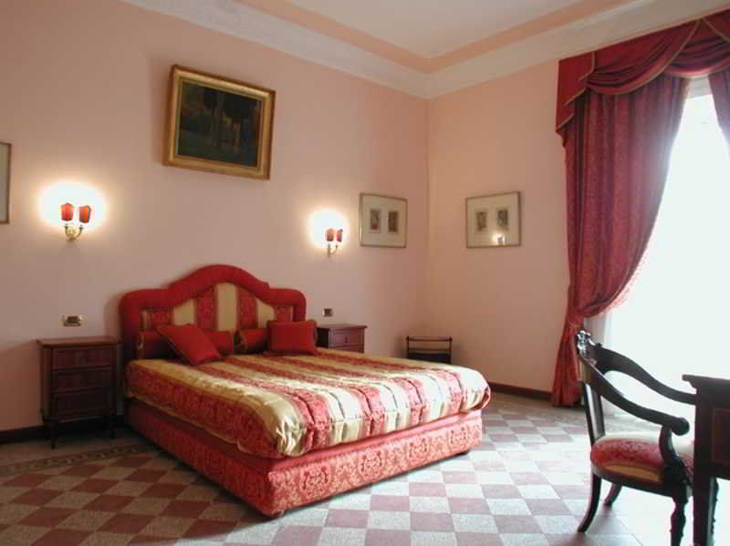 Episcopo Lipinsky Luxury Suites Rome Ruang foto