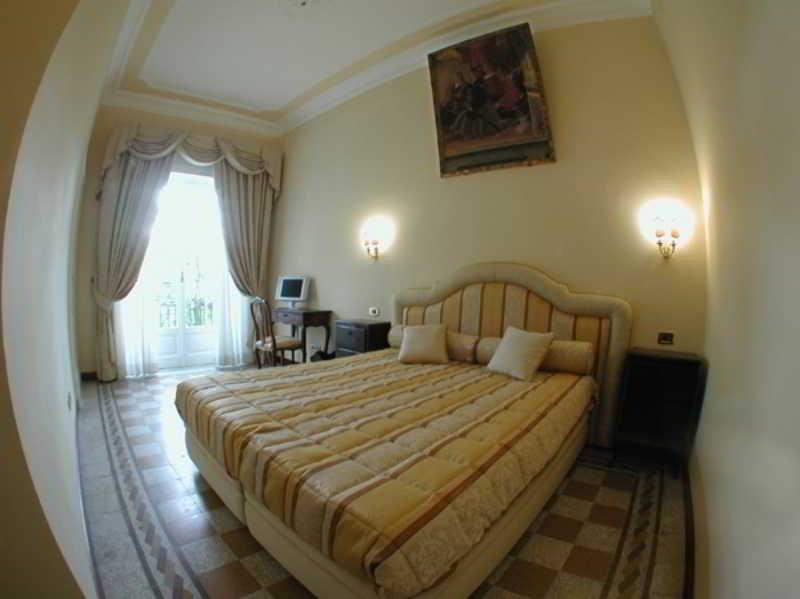 Episcopo Lipinsky Luxury Suites Rome Ruang foto